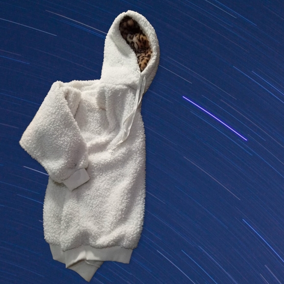 Super soft, fluffy,fuzzy fleece hooded pullover, with animal print lined hood M - Picture 2 of 8